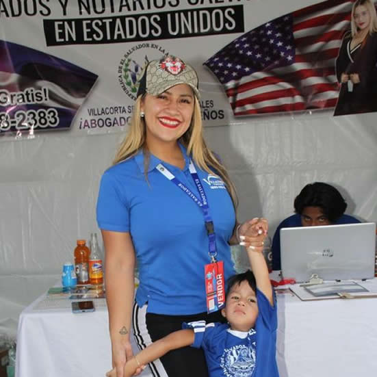 Compartiendo con la comunidad salvadoreña en el día del salvadoreño